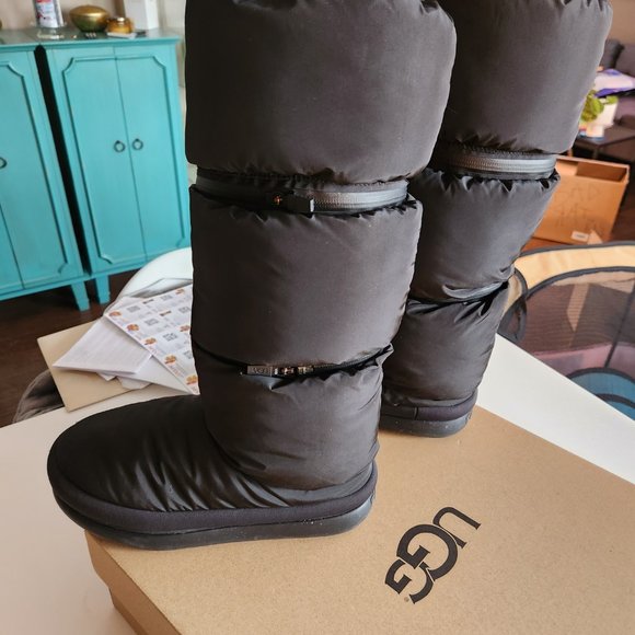 UGG Ultra Maxi Tall Black Boots/ Most Wanted - Picture 3 of 4